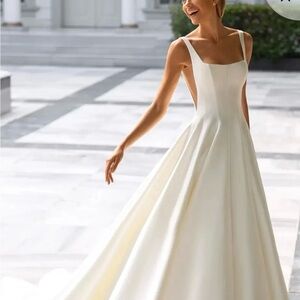 Elegant Wedding Gown